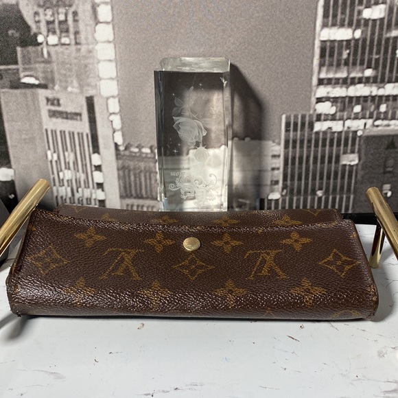 Authentic Louis Vuitton Monogram International Wallet - Picture 12 of 15